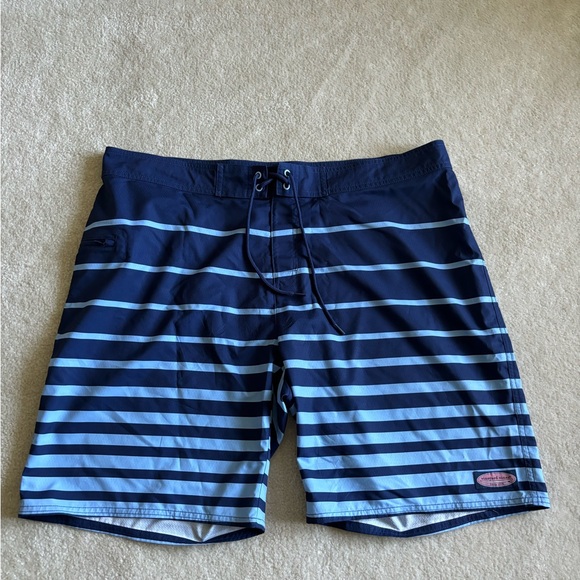 Vineyard vines size 42 blue swim shorts - Picture 1 of 3